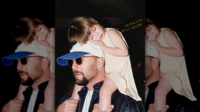 Bruce Willis carries young Scout on his shoulders