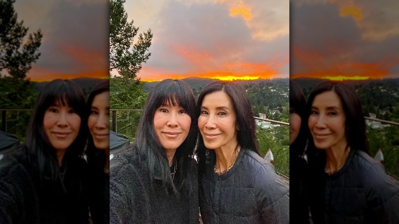 Lisa and Laura Ling take a selfie during sunset