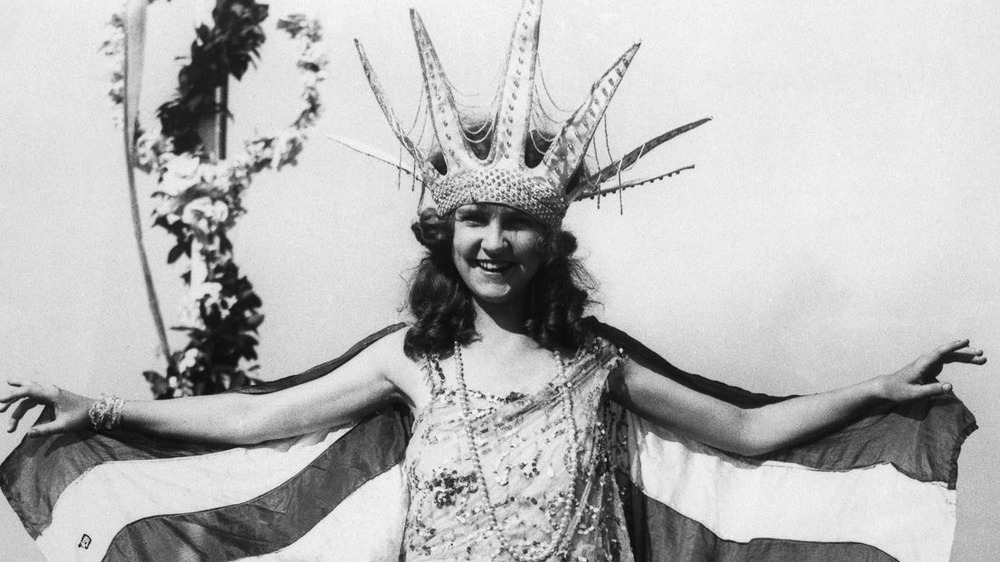  Margaret Gorman winning Miss America