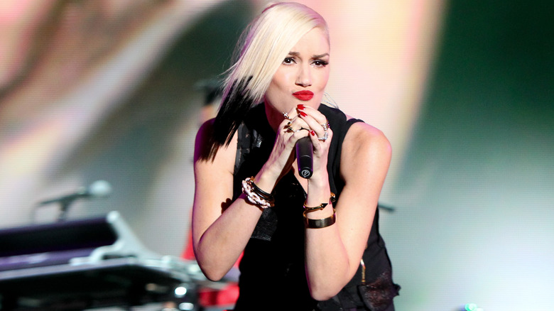 Gwen Stefani singing