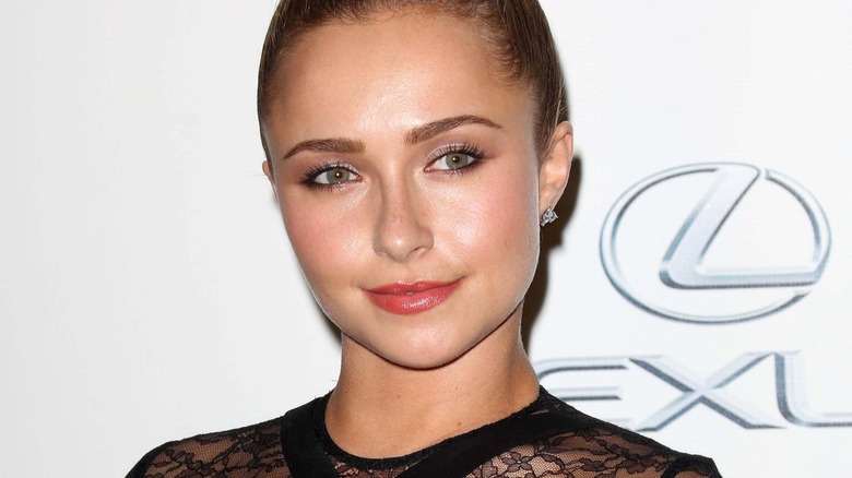 Hayden Panettiere, posing