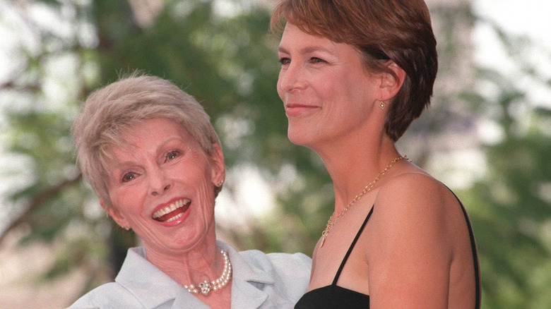 Jamie Lee Curtis hugging Janet Leigh 