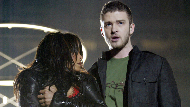 Janet Jackson and Justin Timberlake performing