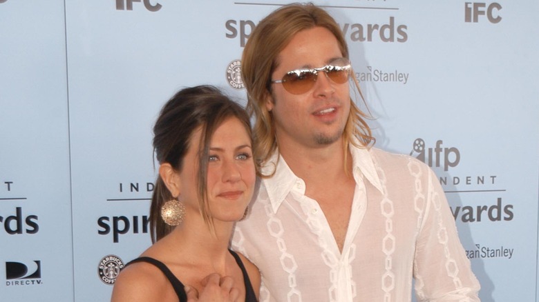 Jennifer Aniston and Brad Pitt posing together