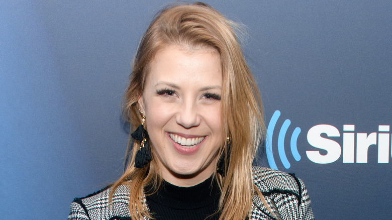 Jodie Sweetin smiling