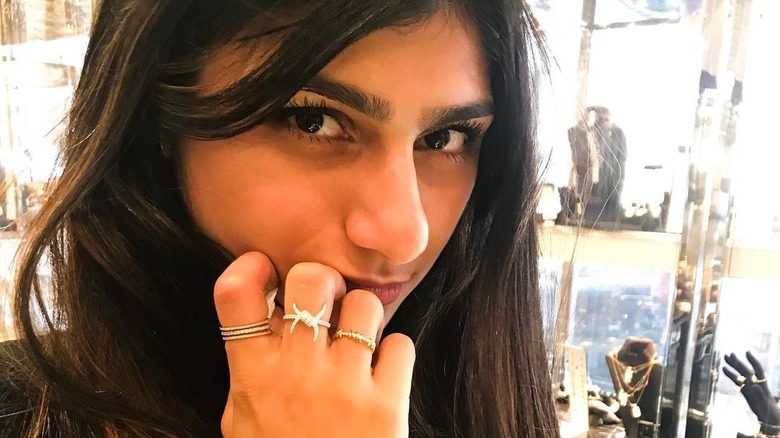 Mia Khalifa thinking