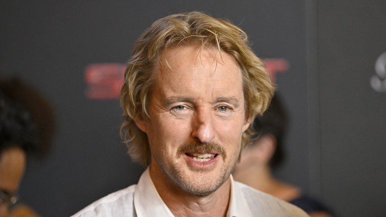 Owen Wilson poses at Signature Theatre