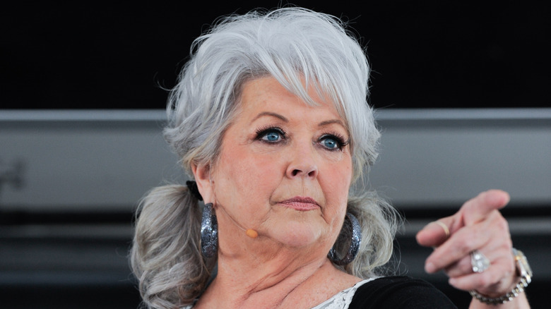 Paula Deen pointing