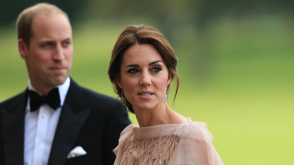 Prince William, Kate Middleton looking unhappy while being photographed