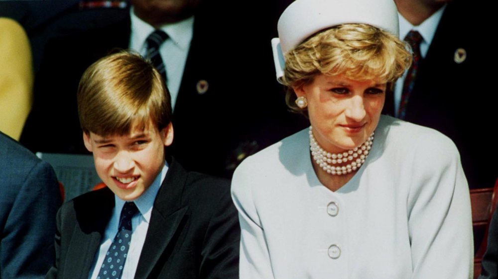 A young Prince William with mother Princess Diana
