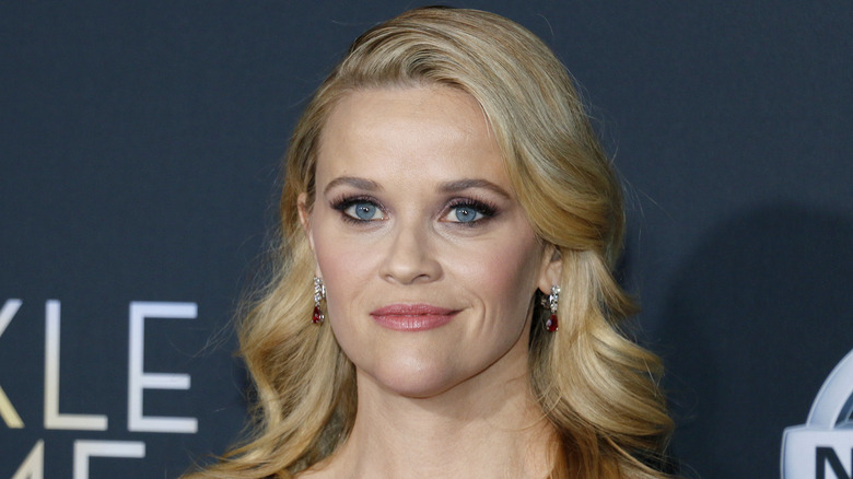 Reese Witherspoon posing at an event