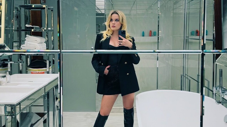 Ava Phillippe poses in front of mirror