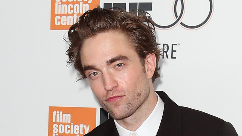 Robert Pattinson posing