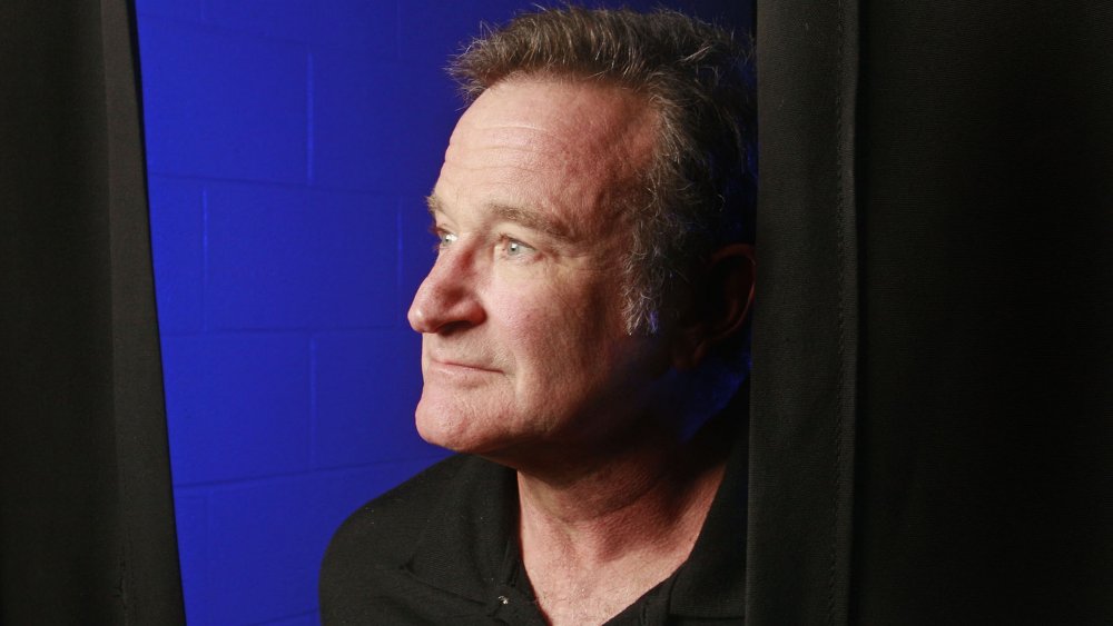 Robin Williams waiting behind the curtain backstage