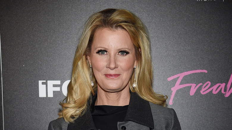 Sandra Lee posing 