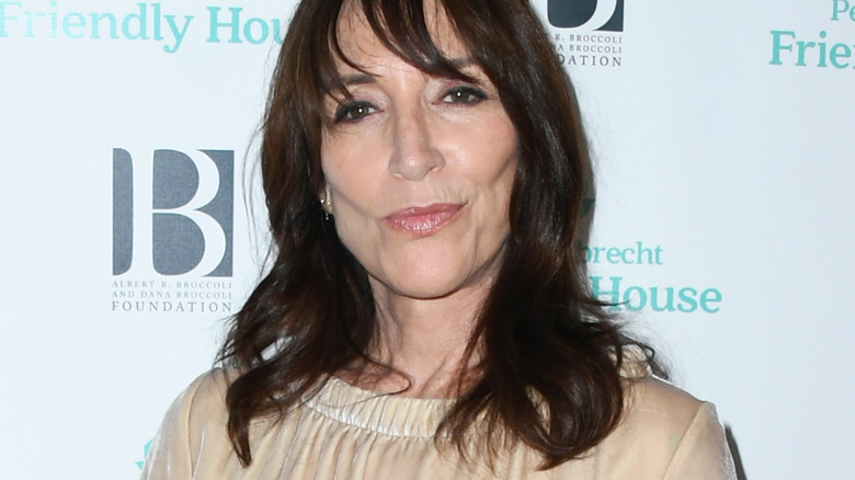 Katey Sagal posing