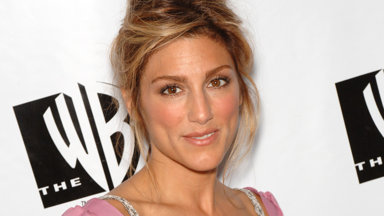 Jennifer Esposito smiling 