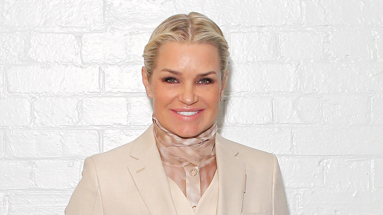 Yolanda Hadid posing in biege