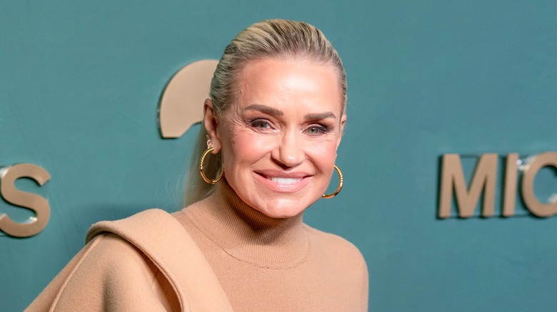 Yolanda Hadid smiling