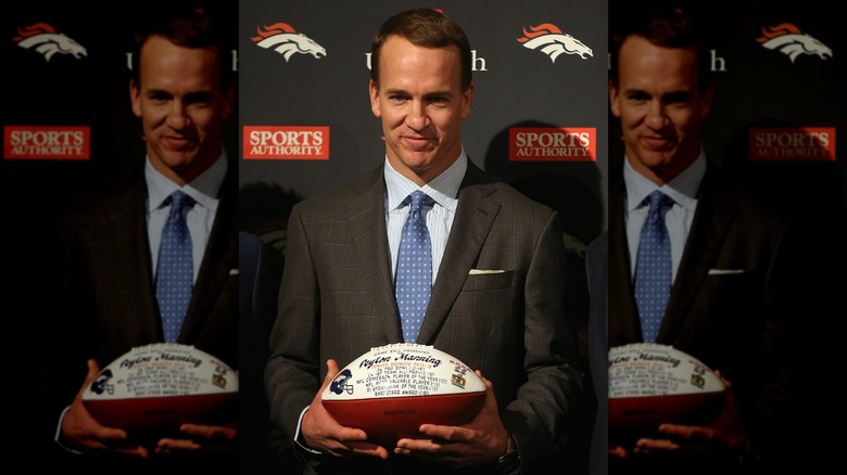 Peyton Manning announces his retirement