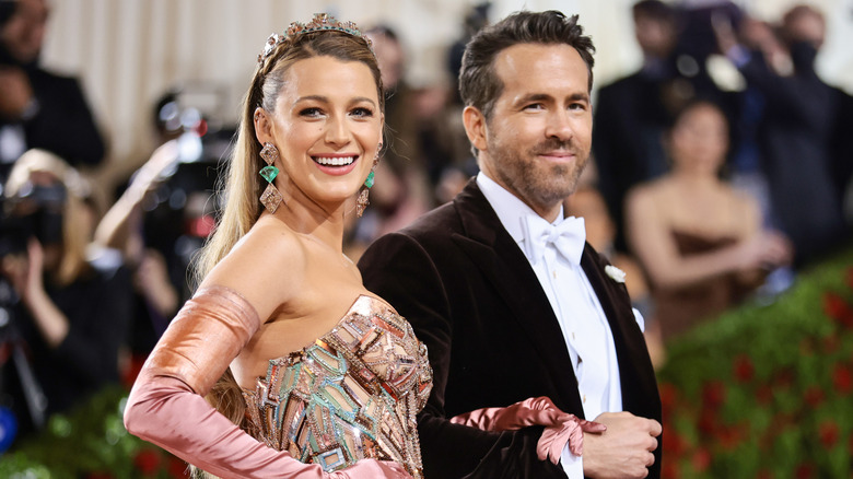 Blake Lively and Ryan Reynolds smiling