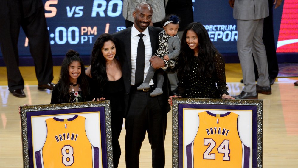 Kobe Bryant, Vanessa Bryant, and three of their daughters