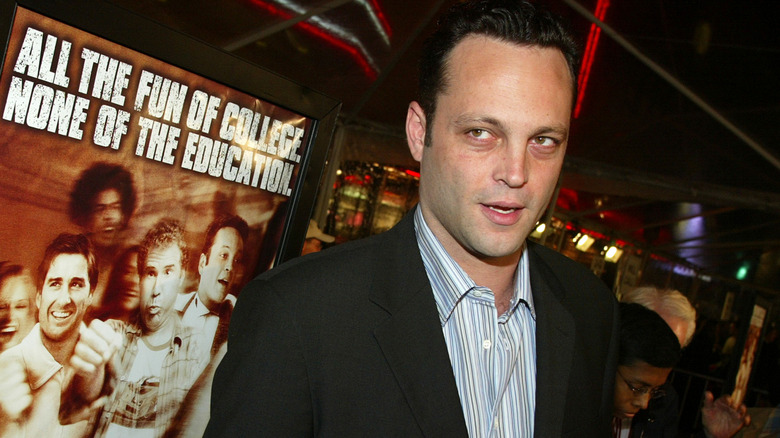 Vince Vaughn posing with Old School poster