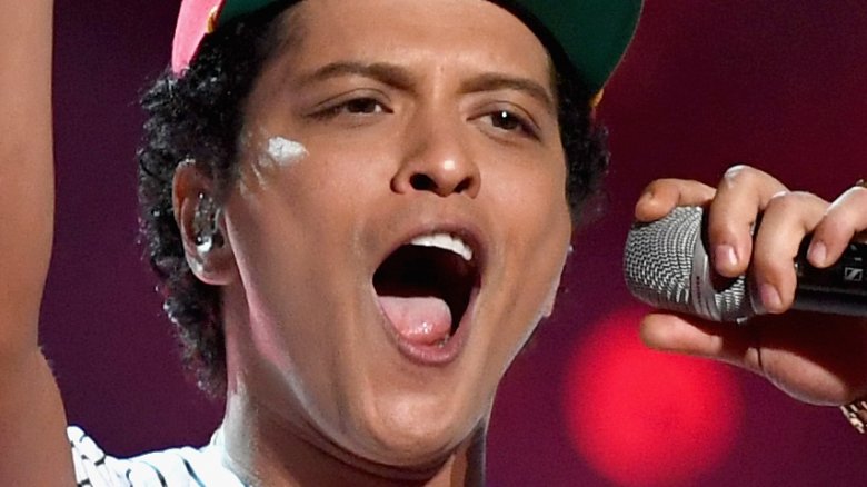 Bruno Mars Live at the Apollo – A Night of Unforgettable Music and Showmanship