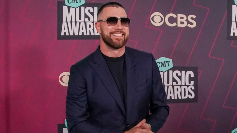 Travis Kelce wearing sunglasses