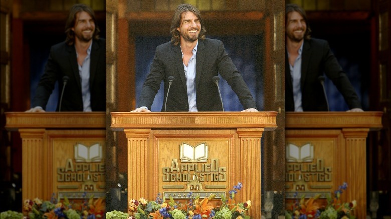 Tom Cruise speaks at a Scientology event in 2003