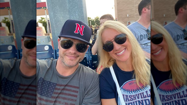 Pete Hegseth and Jennifer Rauchet posing for selfie