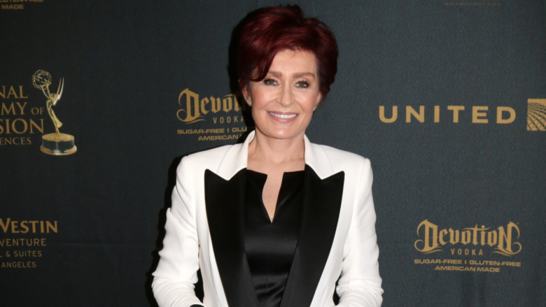 Sharon Osbourne, posing