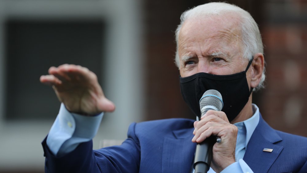 Joe Biden wearing mask