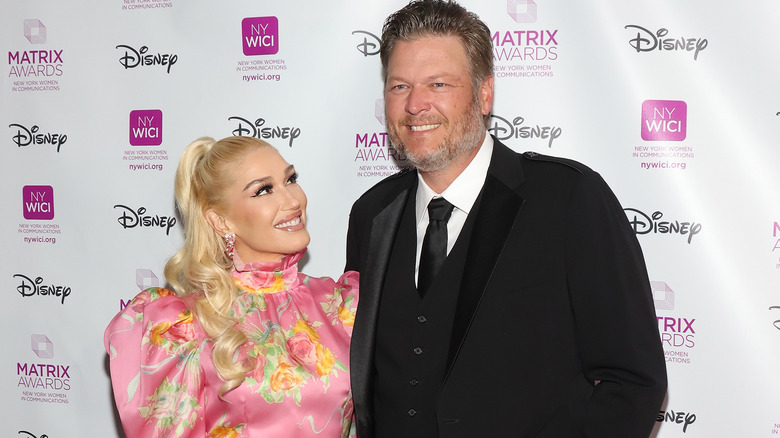 Blake Shelton and Gwen Stefani pose together