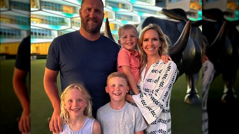 Ben Roethlisberger posing with his family