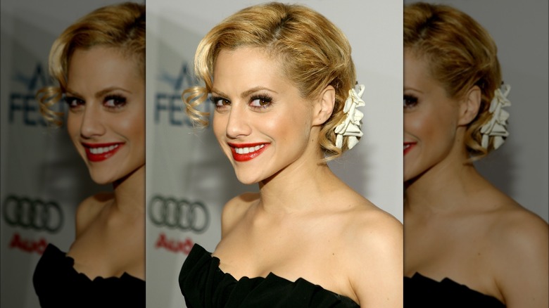 Brittany Murphy smiling in 2006