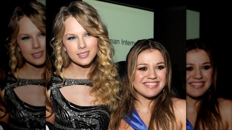 Taylor Swift and Kelly Clarkson posing