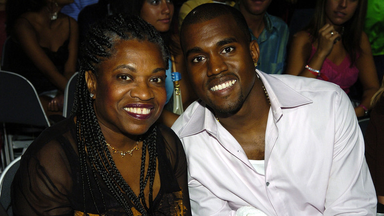 Kanye West poses with his mother