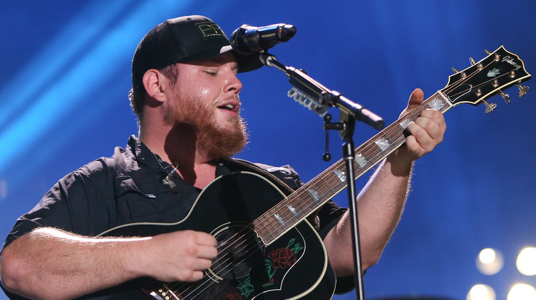 Luke Combs guitar performing