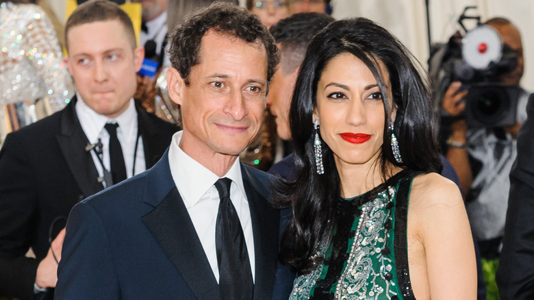 Huma Abedin and Anthony Weiner at a 2016 gala