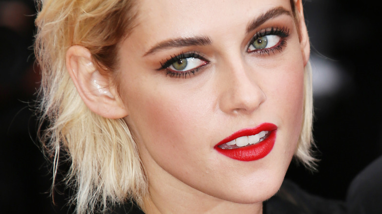 Kristen Stewart red lipstick