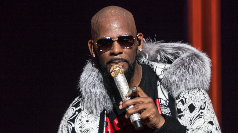 R. Kelly performs on stage at the FOX Theater on December 27, 2016 in Atlanta, Georgia - USA