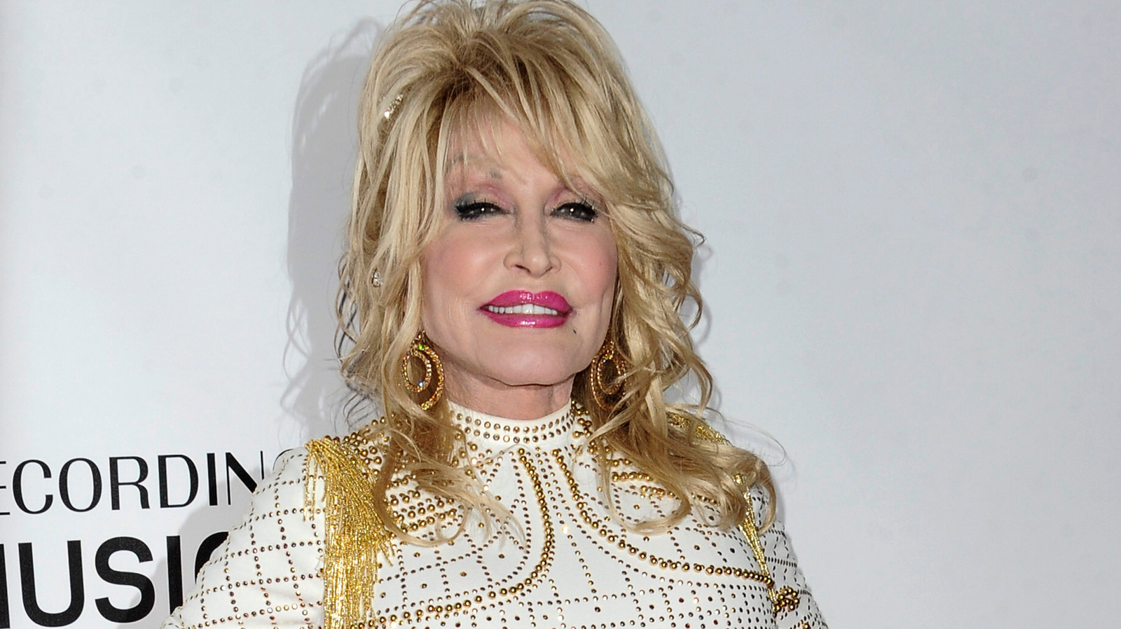 What Dolly Parton's Real Hair Looks Like - Internewscast Journal