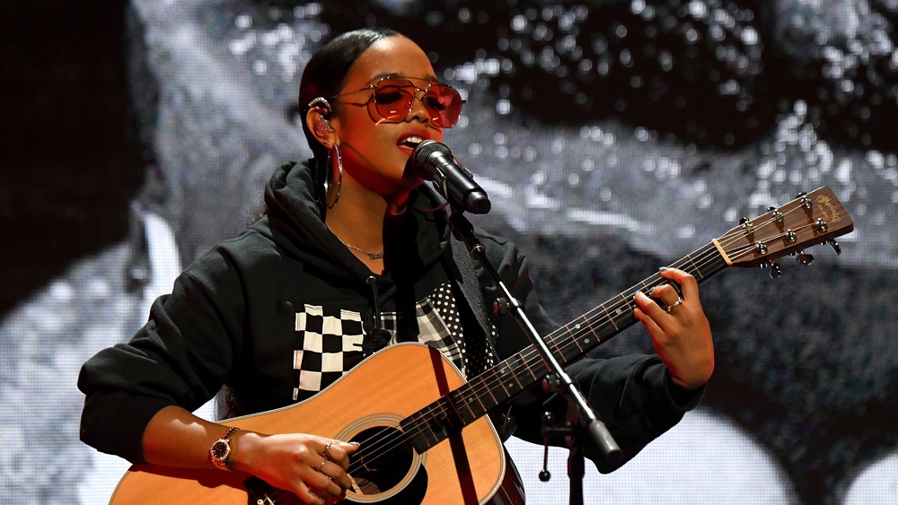 H.E.R. performs during the Verizon Support Small Businesses concert