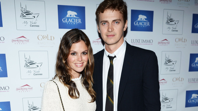 Hayden Christensen and Rachel Bilson posing