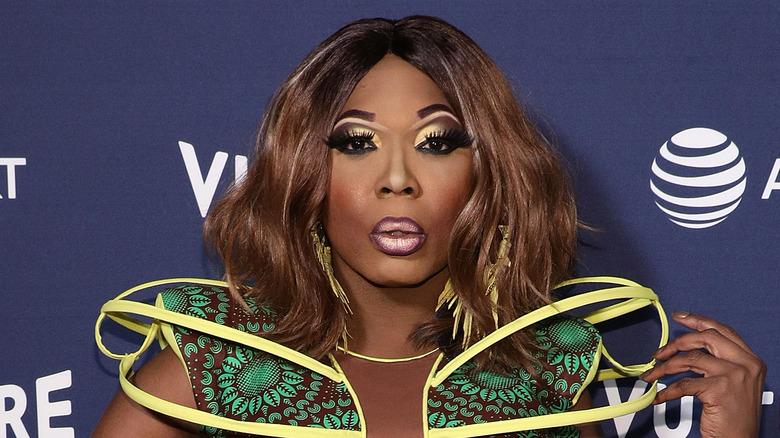 BeBe Zahara Benet posing on the red carpet