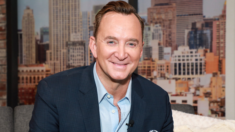 Clinton Kelly in suit