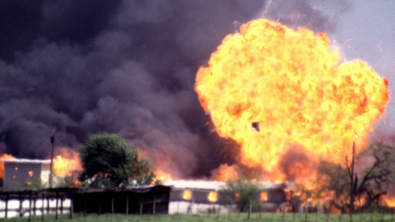 The Branch Davidian compound in flames.