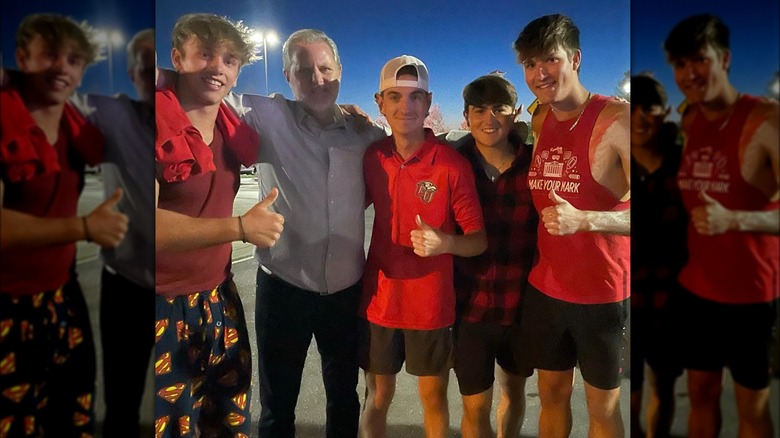 Jerry Falwell Jr. posing students