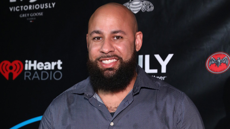 Hank Baskett beard